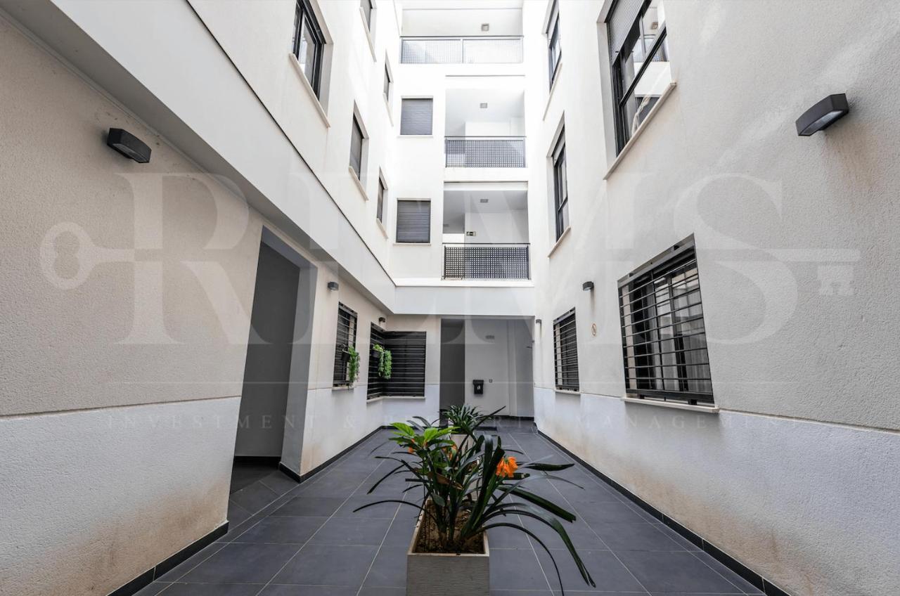 3Br Apartment With Parking And Patio In The Center By Rems مالقة المظهر الخارجي الصورة